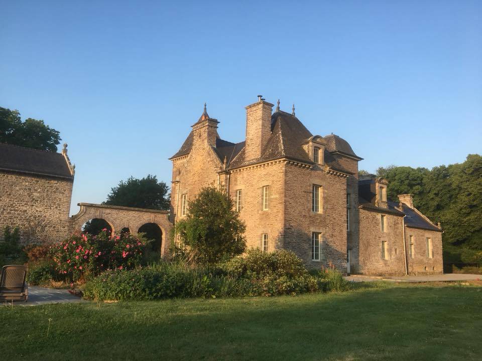 Le château rénové de Ville Voisin à Augan, près de Ploërmel